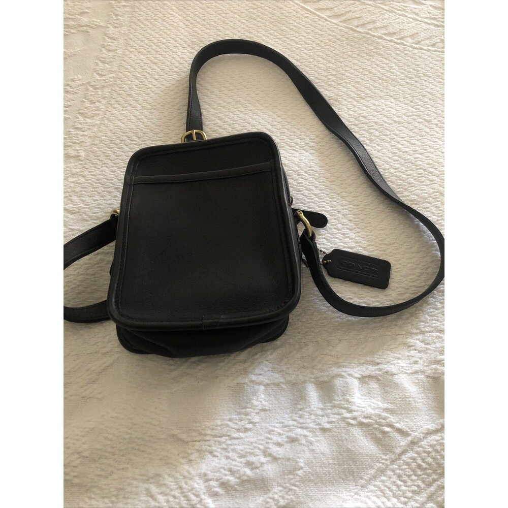 Vintage Coach Black Leather Classic Kit Crossbody / Shoulder Bag 9973 USA